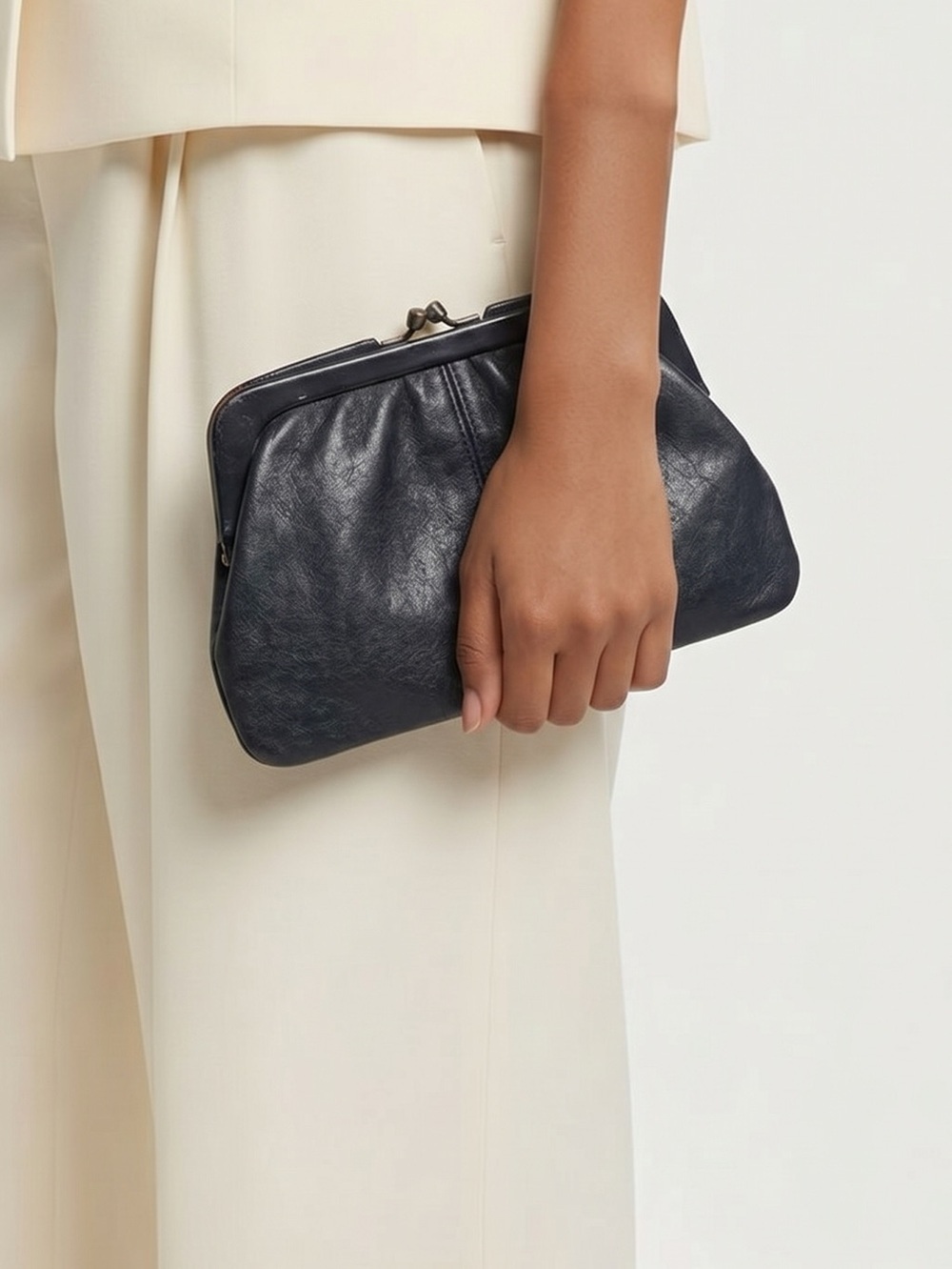 Vintage Eatons leather clutch